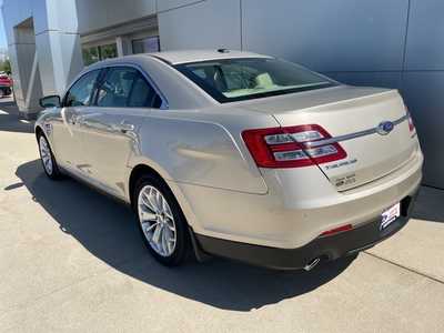 2018 Ford Taurus, $15900. Photo 5