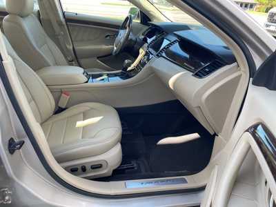 2018 Ford Taurus, $15900. Photo 9