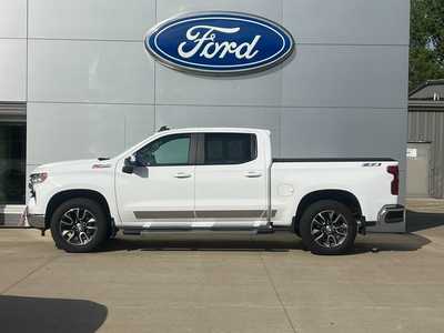 2024 Chevrolet 1500 Crew Cab, $44900. Photo 2