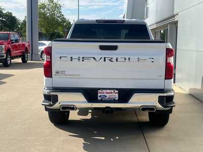 2024 Chevrolet 1500 Crew Cab, $44900. Photo 4