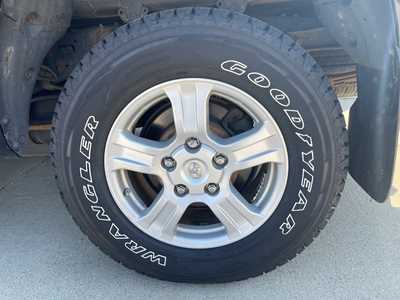 2011 Toyota Tundra Crew Cab, $18900. Photo 6