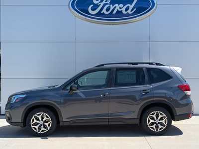 2020 Subaru Forester, $20920. Photo 2
