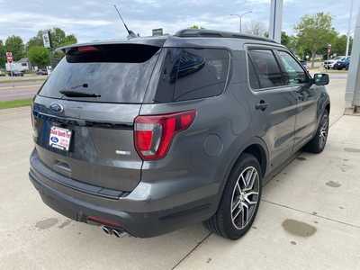2018 Ford Explorer, $19900. Photo 4