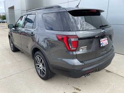2018 Ford Explorer, $19900. Photo 5