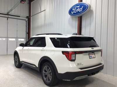 2025 Ford Explorer, $47895. Photo 3