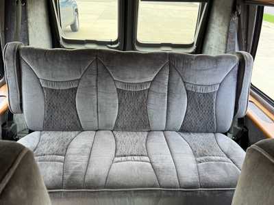 2002 Ford E-150, $14900. Photo 10