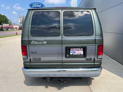 2002 Ford E-150, $14900. Photo 4