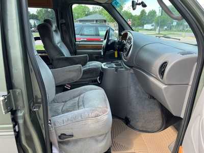 2002 Ford E-150, $14900. Photo 8