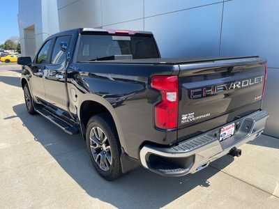 2022 Chevrolet 1500 Crew Cab, $35900. Photo 5