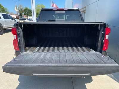 2022 Chevrolet 1500 Crew Cab, $35900. Photo 6