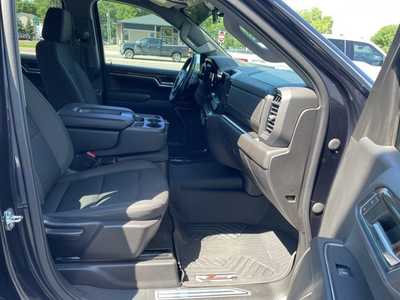 2022 Chevrolet 1500 Crew Cab, $35900. Photo 9