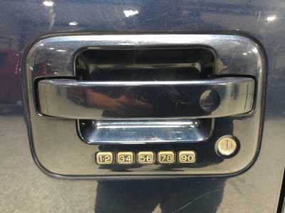 2013 Ford F150 Crew Cab, $14900. Photo 9