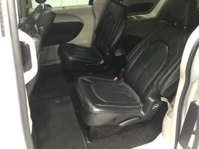 2022 Chrysler Pacifica, $24900. Photo 10