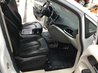 2022 Chrysler Pacifica, $24900. Photo 11