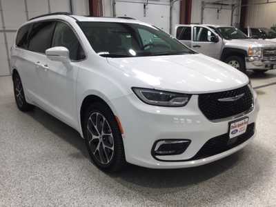 2022 Chrysler Pacifica, $24900. Photo 3