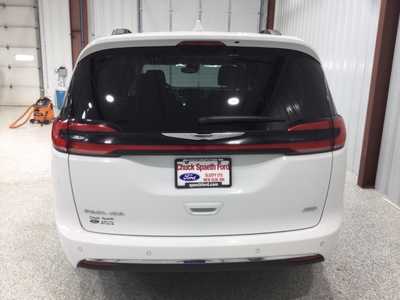 2022 Chrysler Pacifica, $24900. Photo 6