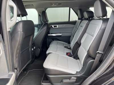 2021 Ford Explorer, $26900. Photo 12