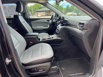 2021 Ford Explorer, $26900. Photo 8