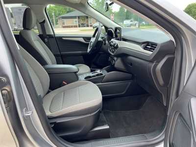 2022 Ford Escape, $24900. Photo 8