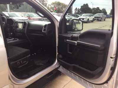 2015 Ford F150 Crew Cab, $12900. Photo 9
