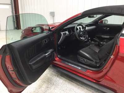 2016 Ford Mustang, $17900. Photo 9
