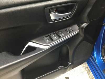 2017 Toyota Camry, $16917. Photo 7
