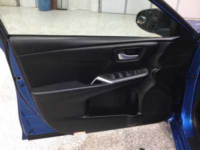 2017 Toyota Camry, $16917. Photo 8