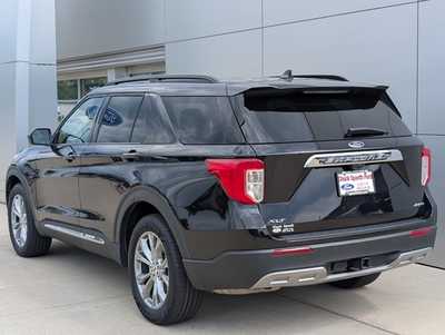 2022 Ford Explorer, $33922. Photo 3