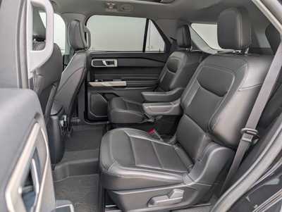2022 Ford Explorer, $33922. Photo 9