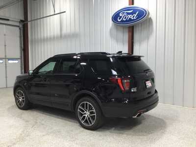 2016 Ford Explorer, $12900. Photo 4