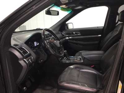 2016 Ford Explorer, $12900. Photo 8