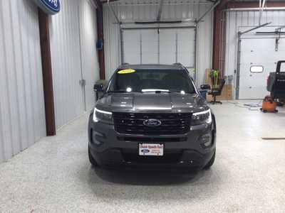2016 Ford Explorer, $17900. Photo 2