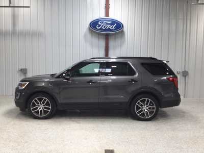 2016 Ford Explorer, $17900. Photo 3