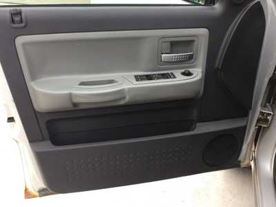 2008 Dodge Dakota Crew Cab, $8908. Photo 6