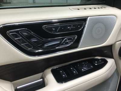 2021 Lincoln Navigator, $49900. Photo 6