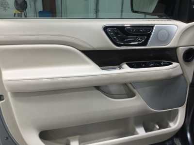 2021 Lincoln Navigator, $49900. Photo 7