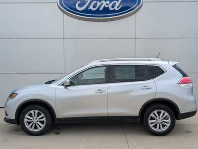 2015 Nissan Rogue, $13915. Photo 2