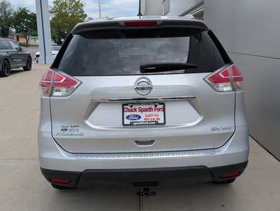 2015 Nissan Rogue, $13915. Photo 4