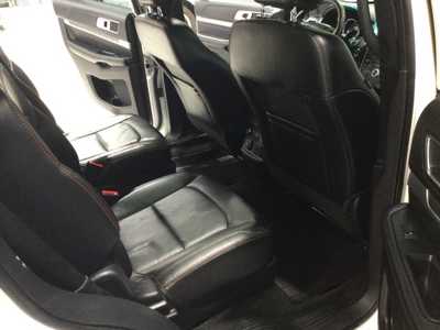 2017 Ford Explorer, $19900. Photo 12
