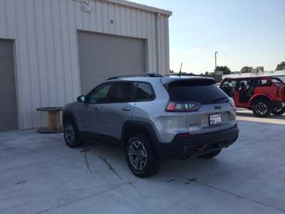 2020 Jeep Cherokee, $15920. Photo 4