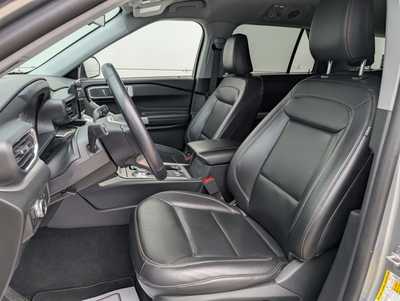 2022 Ford Explorer, $29900. Photo 8