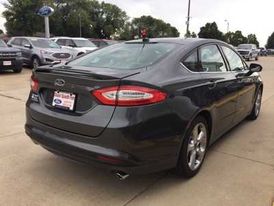 2016 Ford Fusion, $10900. Photo 5