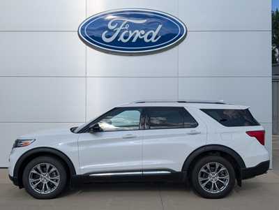 2022 Ford Explorer, $30922. Photo 2