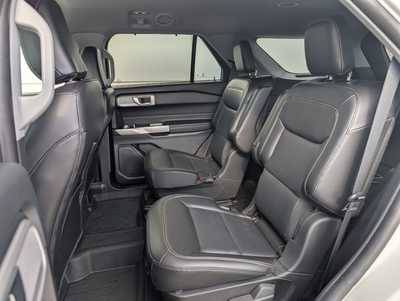2022 Ford Explorer, $30922. Photo 7