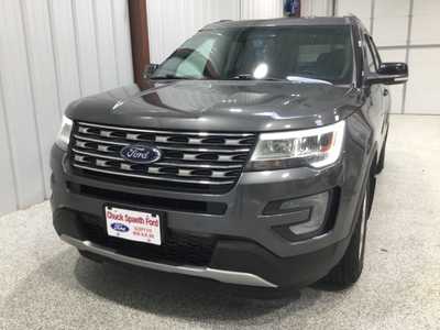 2017 Ford Explorer, $10917. Photo 2