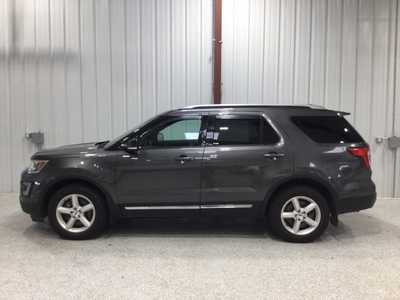 2017 Ford Explorer, $10917. Photo 3