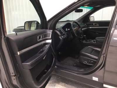 2017 Ford Explorer, $10917. Photo 7