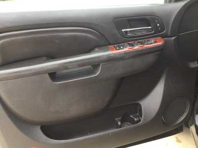 2011 Cadillac Escalade ESV, $10511. Photo 7
