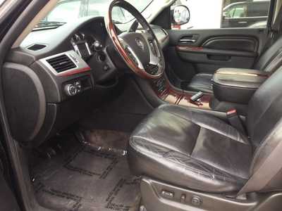 2011 Cadillac Escalade ESV, $10511. Photo 8