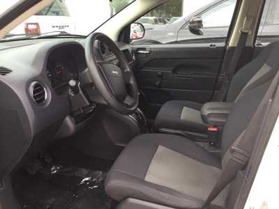 2010 Jeep Compass, $4250. Photo 9